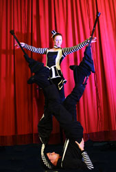 Stilt walkers, performance of stilt dance